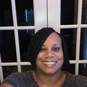 Meet your Posher, Yolanda